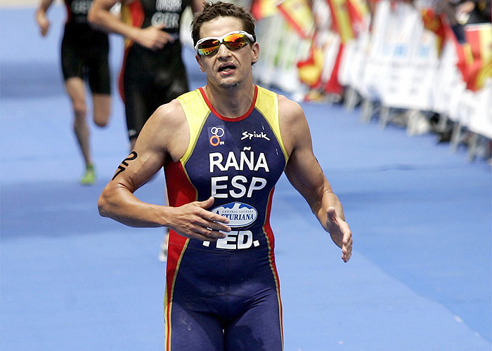 Iván Raña: "Vuelvo al triatlón; He sufrido mucho en el ciclismo"