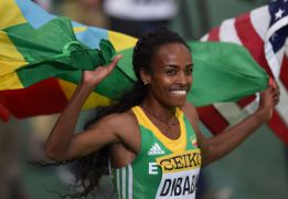 Genzebe Dibaba se exhibe para ganar el oro en los 3.000 metros