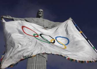 Two sky divers die in Olympic ring aerial performance