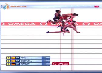 5000 metres decided by four-way photo finish: the image