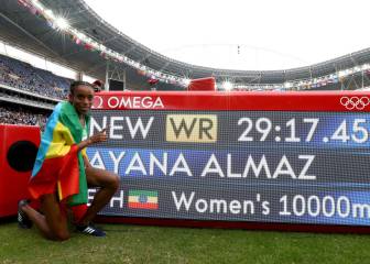 La etiope Ayana, oro y brutal récord del mundo en 10.000