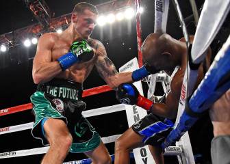 La leyenda de Hopkins acabó mal: noqueado y fuera del ring