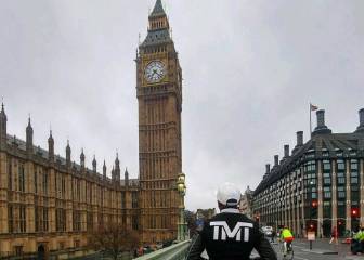Mayweather presume de su dinero delante del Big Ben