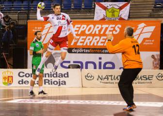 Talant Dujsebaev se lleva al Kielce a Ángel Fernández