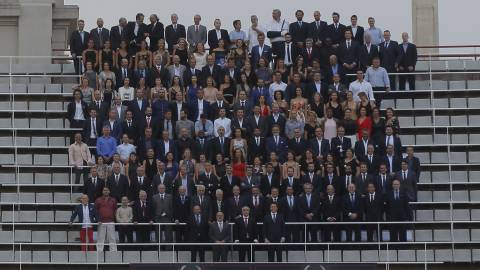 Foto de familia de los olímpicos presentes en la Gala 50 Aniversario de As.
