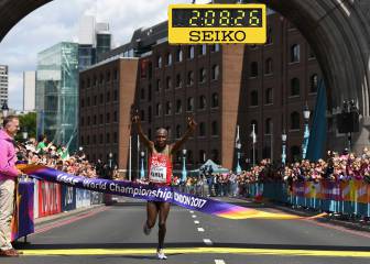 Kirui gana el maratón y Javi Guerra termina el 17º