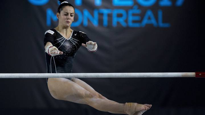 Ana Pérez de España compite en la categoría femenina de barras asimétricas durante el Campeonato Mundial de Gimnasia Artística de 2017 de la Federación Internacional de Gimnasia (FIG) en Montreal (Canadá).