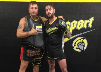 El entrenador de CM Punk vuelve a insinuar su retorno