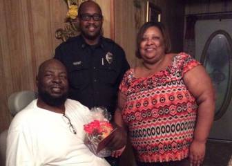 El luchador de WWE Kamala, ingresado con soporte vital