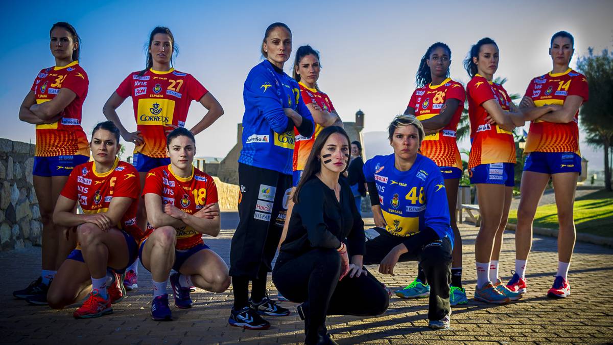 BALONMANO Silvia Navarro, el ángel guardián de las Guerreras BALONMANO Silvia Navarro, el ángel guardián de las Guerreras