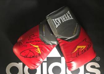 Fernando Torres presume el regalo de Canelo Álvarez
