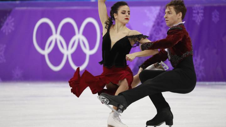 Sara Hurtado y Kirill Khaliavin compiten durante la final en el programa largo de danza de patinaje en los Juegos Olímpicos de Invierno de Pyeongchang.