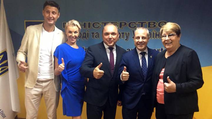 El ministro de deporte de Ucrania, en el centro, y Paco Blázquiez a su lado.