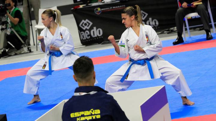 El equipo femenino español compite en la modalidad de kata por equipos del mundial de kárate, esta mañana en el Wizink Center de Madrid.