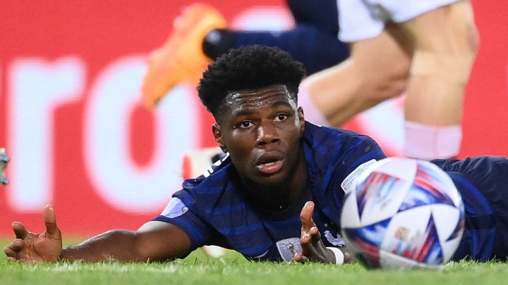 Tchouaméni ya es del Madrid, la Selección repite unidad B ante la República Checa, gesta del Albacete en su regreso a Segunda, otro palo para Sainz y triunfo de Verona en el Dauphiné
