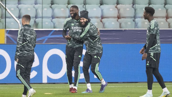 Benzema será titular ante el Shakhtar, el Sevilla de Sampaoli necesita un milagro, el Barça no arriesgará con Koundé, primas variables en La Roja y desafío total para la Selección femenina
