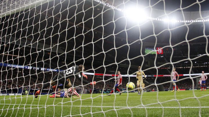 El Barça es líder en solitario, el Betis se dispara, Sainz es sancionado por correr, Djokovic intimida y el Barça revalida la Supercopa de fútbol sala