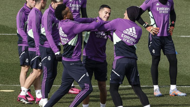 Benzema es el líder ante el Elche, con Mbappé no basta, el Atlético 'pierde' 40 millones y la ambición de Carlos Sainz