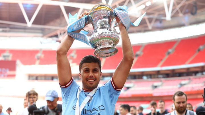 Entrevista exclusiva con Rodri, Alcaraz quiere ser Nadal, La rodilla de Bellingham está perfecta, Xavi habla de Messi,El Madrid para a Guy