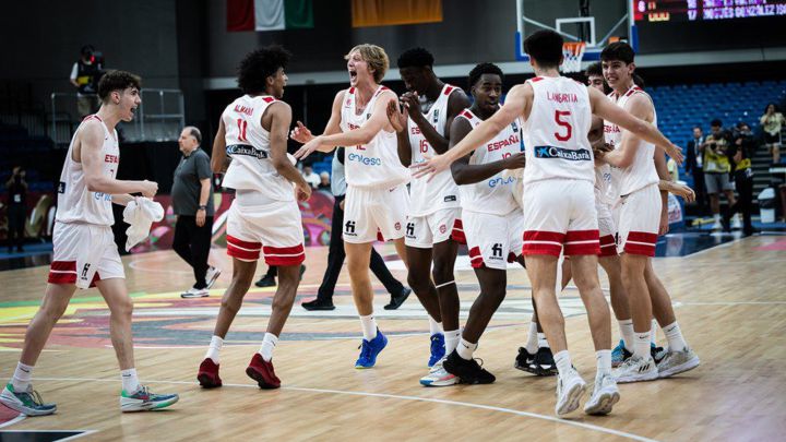 En juego el oro del Mundial Sub-19 de basket, gol 'olímpico' de la Sub-21, 'spanish' Real Madrid, otra vez Verstappen y Adam Yates, primer líder