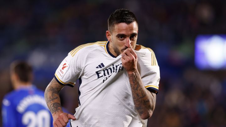 Joselu da el liderato, Hamilton a Ferrari, competición desatiende al Atleti, un Barça de hospital, repunte de fichajes
