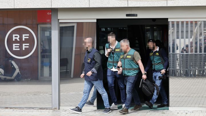 Detenciones por los contratos de la RFEF con Arabia, un sorteo olímpico de dos caras, Dortmund será rojiblanca, libertad provisional para Dani Alves y Pogacar golpea dos veces