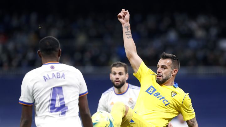 El Cádiz quiere salvarse ante el campeón