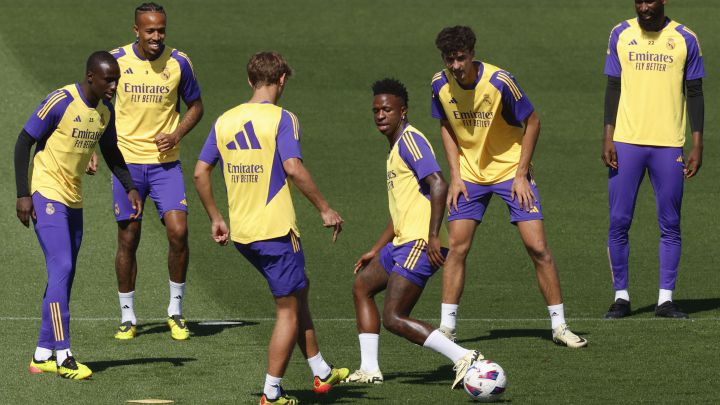 Partido de contrastes en Granada: la angustia del descenso ante el campéon