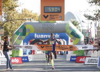 Kejelcha y Teferi ganan lejos del récord mundial en Valencia