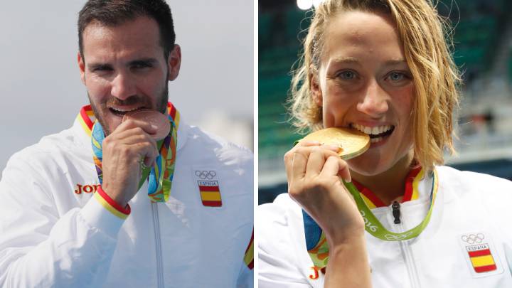 Saúl Craviotto y Mireia Belmonte muerden sus medallas olímpicas en los Juegos de Río 2016.