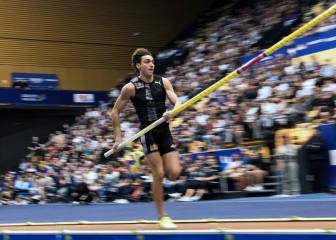 Duplantis subasta el dorsal de su recórd del mundo para ayudar contra el coronavirus