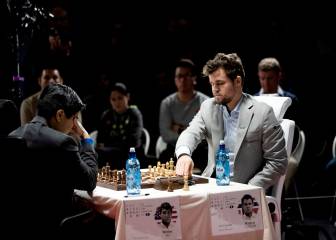 Carlsen y Caruana pelean este miércoles por el liderado