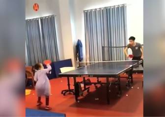 Totalmente increíble: ¡esta niña es un prodigio del tenis de mesa!