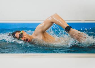 Pablo Fernández nada 25 horas para un récord solidario