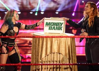 Lynch anuncia su embarazo y entrega el título a Asuka