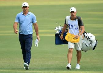 Koepka se baja del Travelers al dar su caddie positivo
