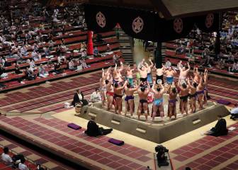 El sumo retorna, y con público, a Japón después de cuatro meses