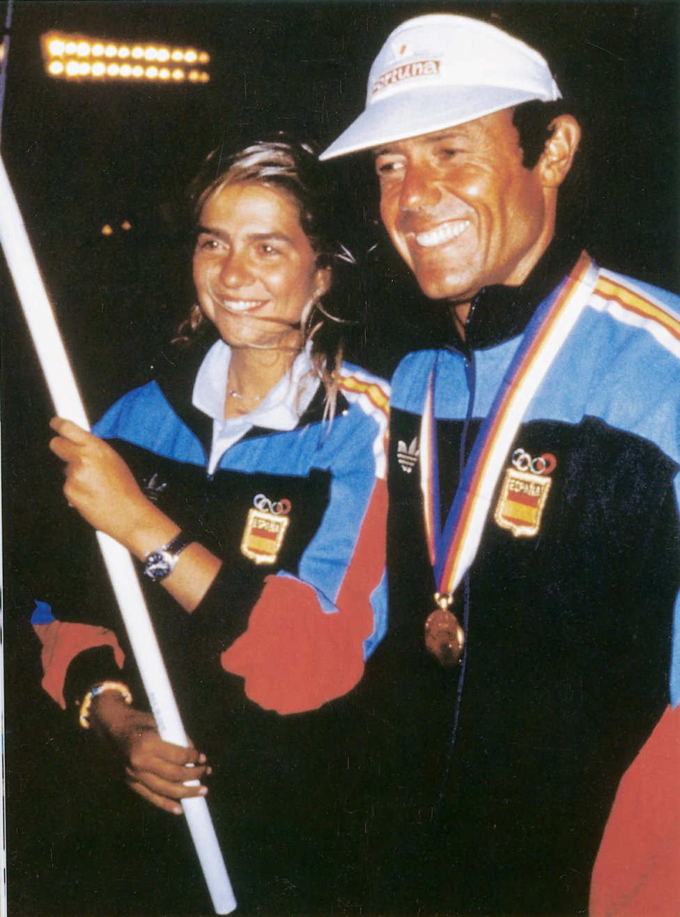 El también canario, hermano de Luis, consiguió esta hazaña en la modalidad Finn. Lo hizo tras imponerse en el Mundial de 1987, en el Europeo de 1988 y también ese mismo año, en los Juegos de Seúl, el oro olímpico. También logró dos oros mundiales y un europeo en la modalidad Star.