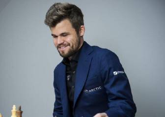 Carlsen arrolla a Ding en el segundo asalto