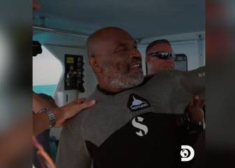 La nueva hazaña de Mike Tyson rodeado de tiburones