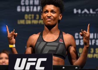Angela Hill completa el póker