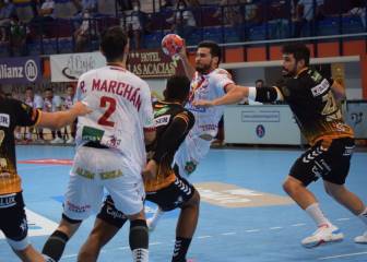 Slavnic salva la victoria del Ademar con una parada clave