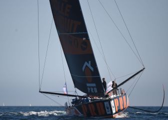 Agónico rescate de Kevin Escoffier tras el naufragio de su barco y 12 horas en alta mar