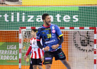 El Puerto Sagunto no puede
con el paso firme del Ademar