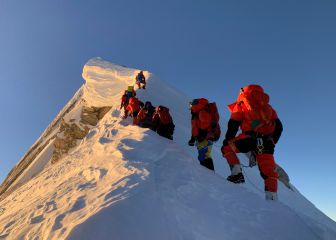 Nepal y China anunciarán este martes la altura del Everest