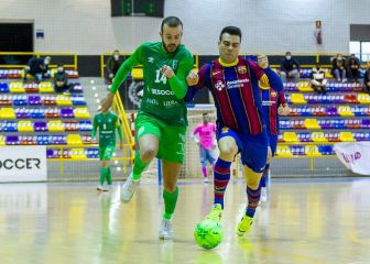 El Antequera rescata un punto ante el Barça y el Levante es líder