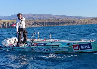 La locura de un Guinness: cruzar el Atlántico en una tabla de surf
