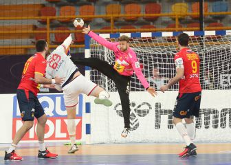 Pérez de Vargas brilla en unos Hispanos que avanzan de fase