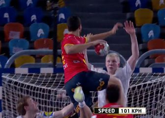 Levanta del sillón a un país como su padre: el golazo de Dujsebaev a más de 100 km/h