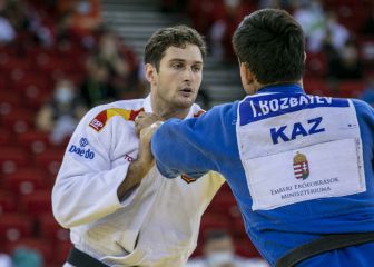 Niko suma una plata en su camino hacia Tokio